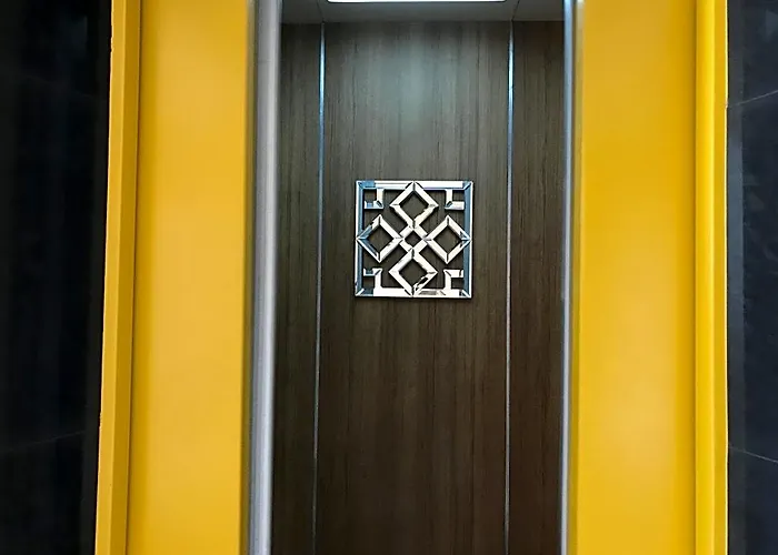 Hotel Zircon